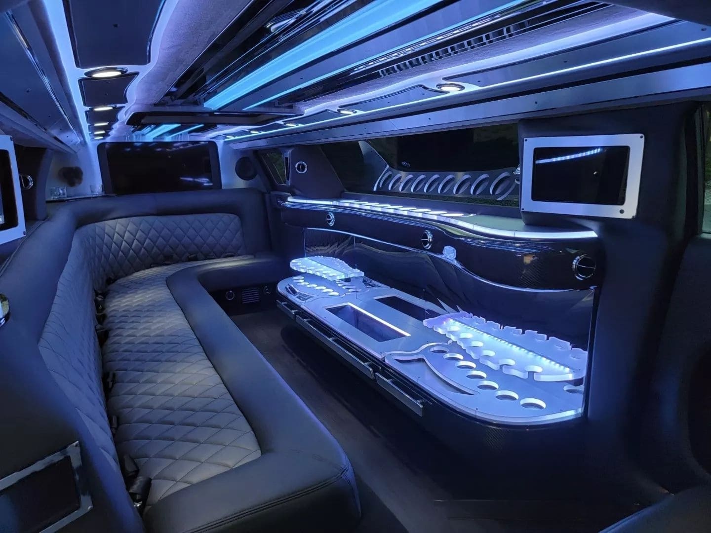 price4limo mkt limo interior doral