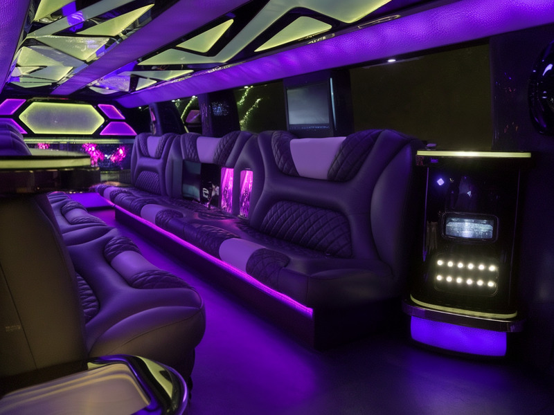 Price4limo Infiniti Limo Interior