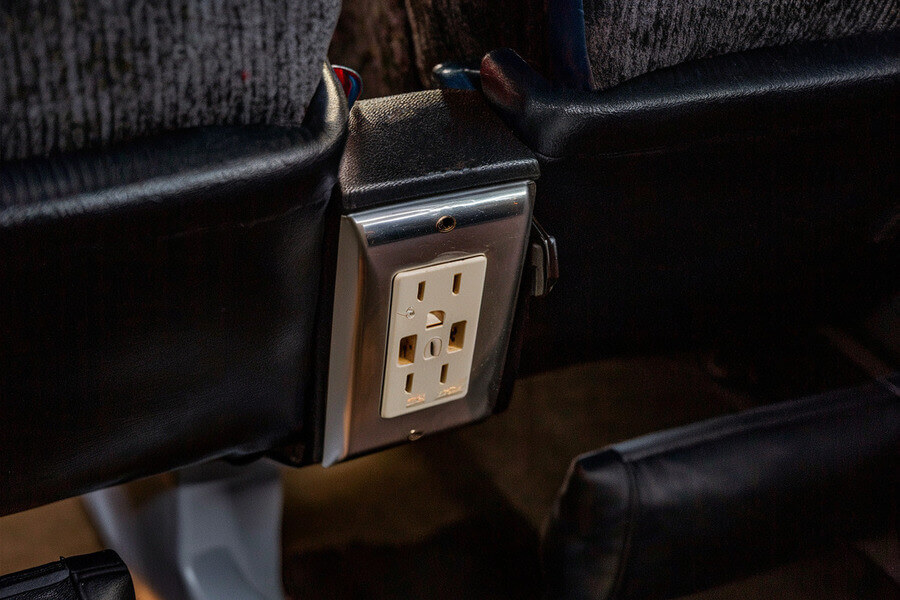 price4limo mini bus power outlets